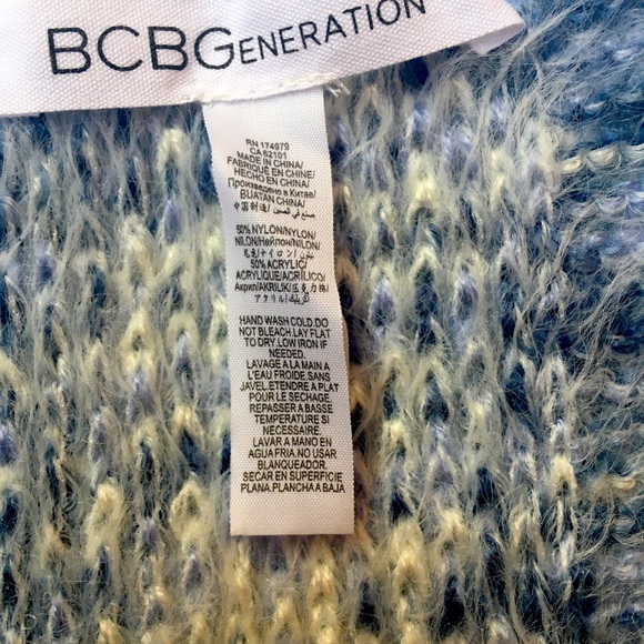 Scarve 🧣 🎉🎉 - Picture 3 of 4